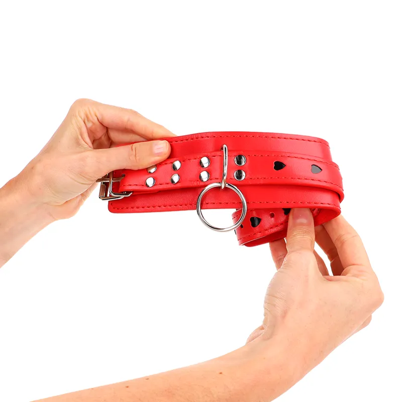 Kink - Red Wrist Restraints With Black Heart Inlay Adjustable 21-28 Cm X 5.5 Cm 3