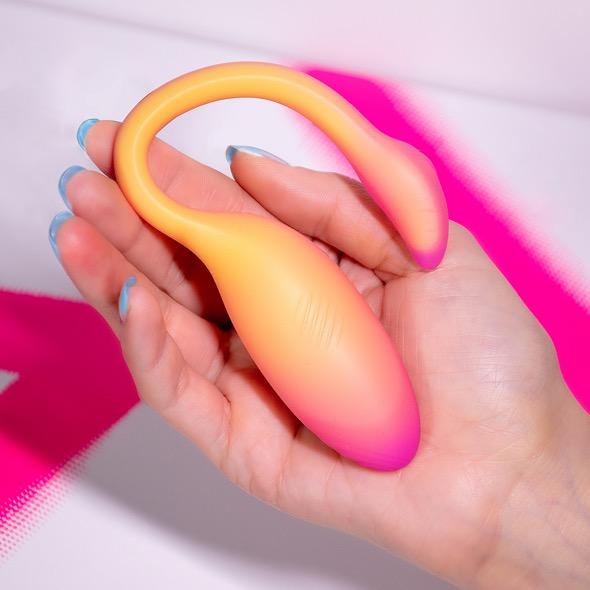 Magic Motion - Flamingo Max Vibrating Bullet Orange 17