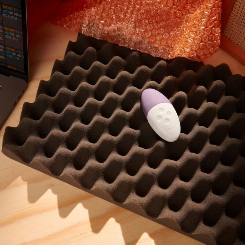 Lelo - siri 3 clitoris massager calm lavender 4