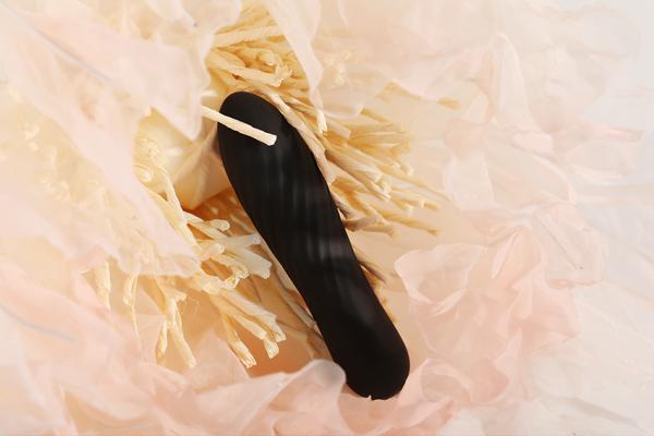 Svakom - Tulip Powerful Vibrator Black 5