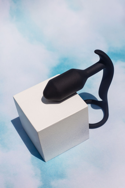 B-Vibe - Vibrating Snug & Tug M 8