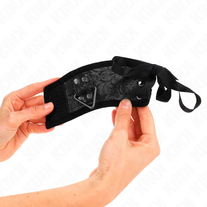 Kink - Scandal Wrist Restraints Black Lace Details 24.5 Cm X 6.5 Cm 2