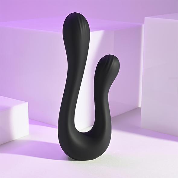 Playboy - The Swan Black 12