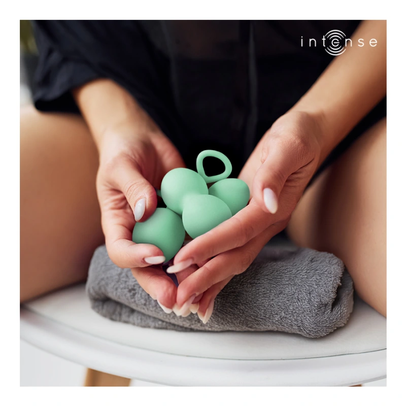 Intense - charli kegel ball kit light jade green 1