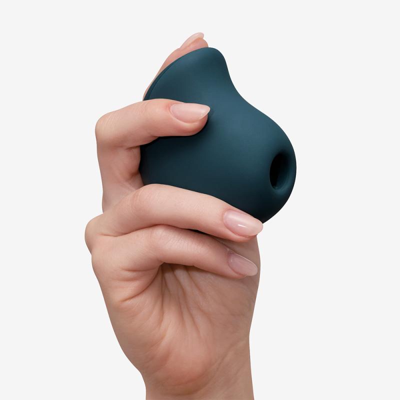 Fun Factory - Mea Suction Toy With Magnetic Wave Technology Velvet Green 7