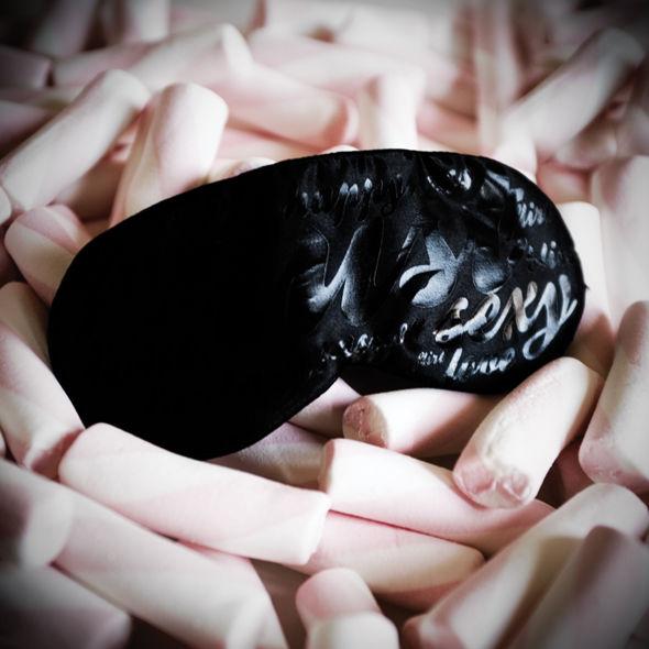 Les Petits Bonbons Blind Passion Mask. 1