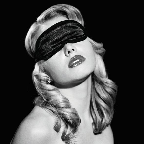 Sportsheets - Sex & Mischief Satin Blindfold Black