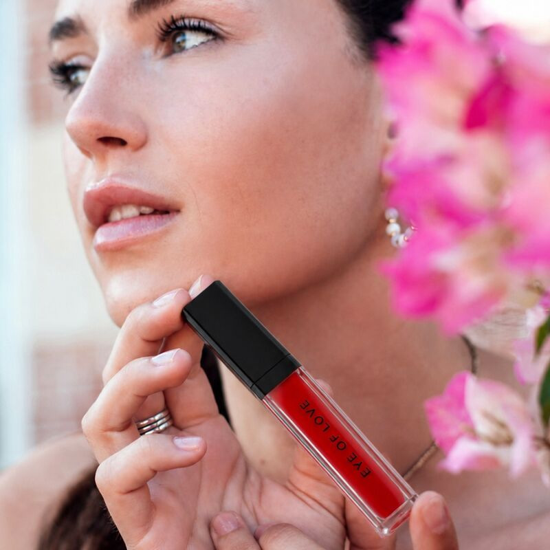 Eye of love - matchmaker crimson kiss red lip gloss volumizing effect with pheromones 8.5 ml 2