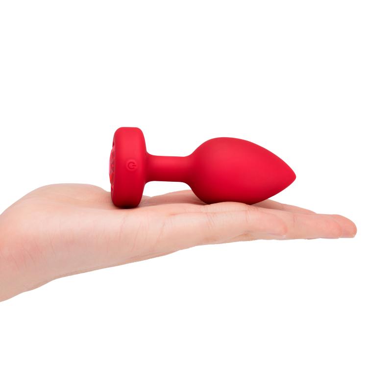 B-Vibe - Vibrating Heart Plug M/L Red 9