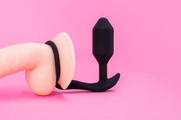 B-Vibe - Vibrating Snug & Tug M 6