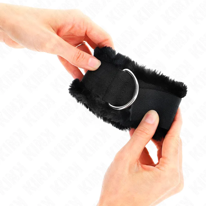 Kink - Furry Lined Wrist Restraints Black Adjustable 17-31 Cm X 7 Cm 2
