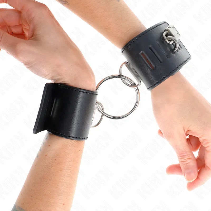 Kink - Fixed Wrist Restraints With Ring And Padlock Closure Black Adjustable 16-23 Cm X 5. 3