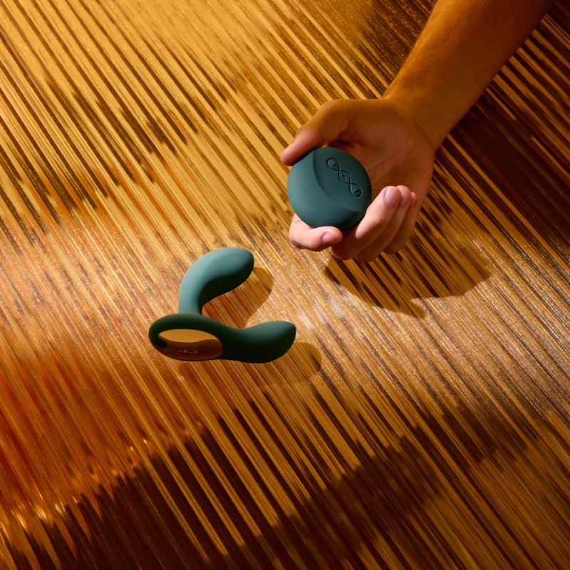 Lelo - Hugo 2 Remote-Controlled Prostate Massager Green 2